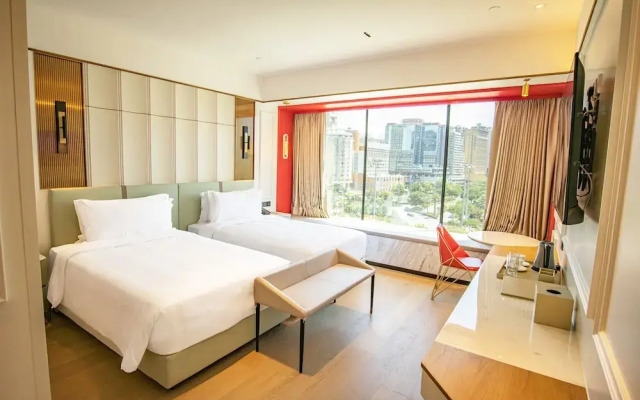 YOHO Resorts World Hotel