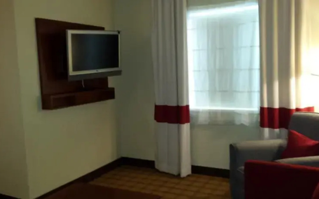 Capital Circle Inn and Suites