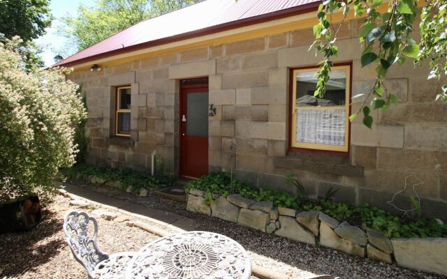 Christopher Hall's Colonial Accommodation