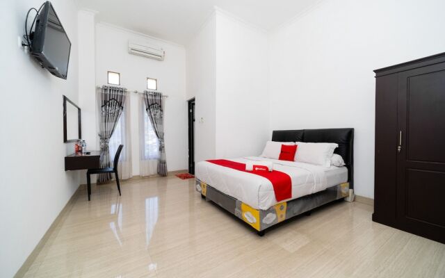 RedDoorz near Makassar Town Square 2