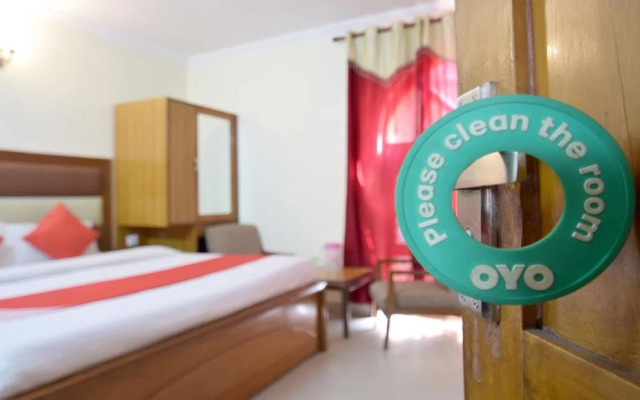 OYO 10229 Hotel Crystal