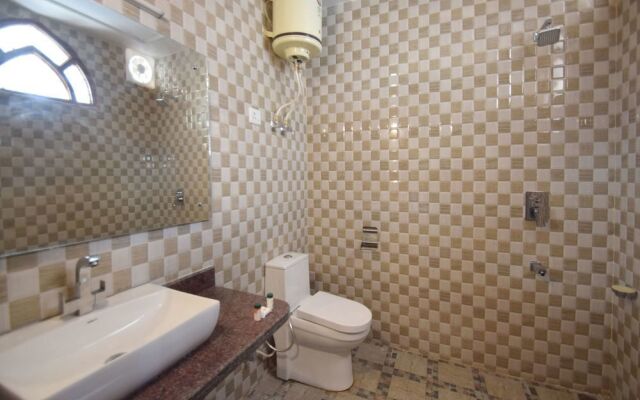 OYO 10229 Hotel Crystal