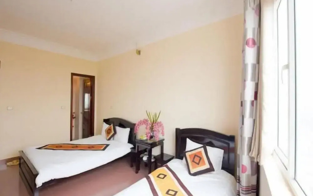 Ho Sen Xanh Hotel