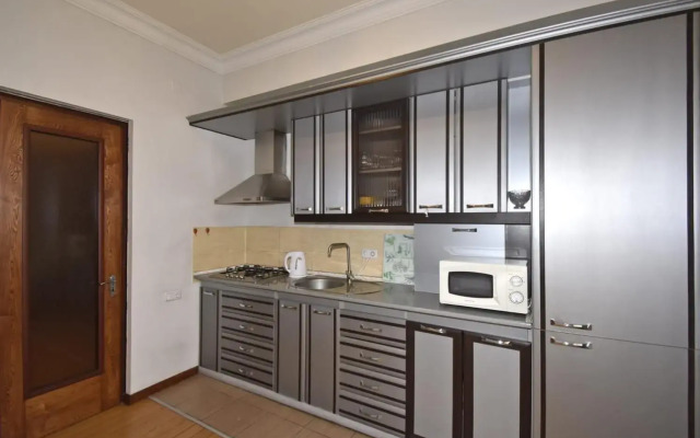 Byuzand7 new building in Republic Square