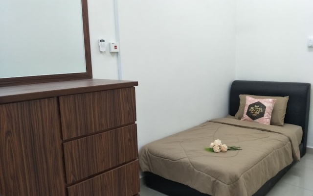 City Moon's Cottage 1 – Guest Rooms – Kota Bharu