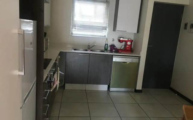 Pool-bbq-3br-2baths-parking-safe-family-friendly