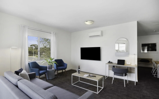 Quest Mawson Lakes