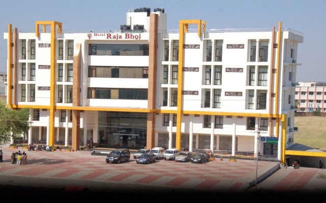 Hotel Raja Bhoj