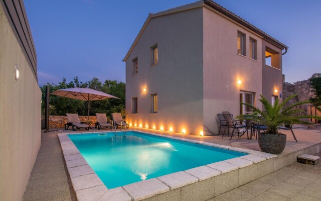 Awesome Home in Kras With Wifi and 2 Bedrooms