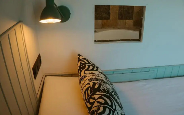 Me Natural Rooms