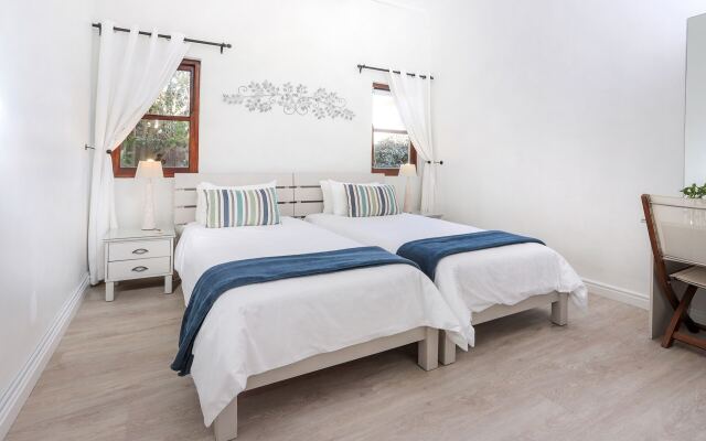 Sixteen Guest House on Main