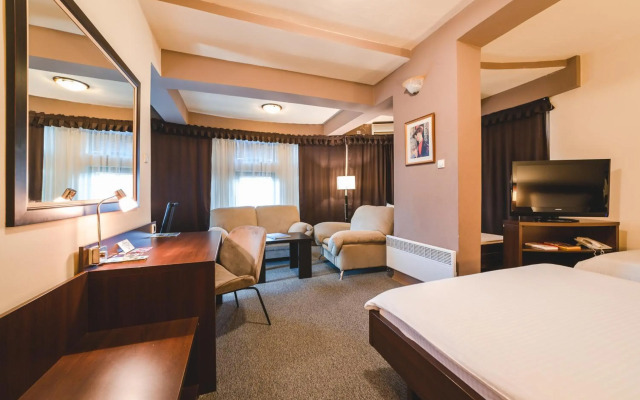 Keto Hotel