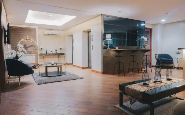Luxo Suites