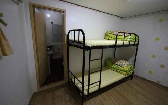 Dongdaemun wellbeing hostel