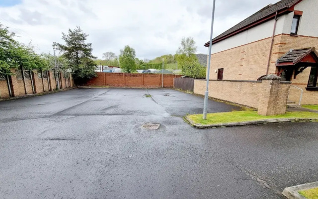 Spacious Family Home In Glasgow