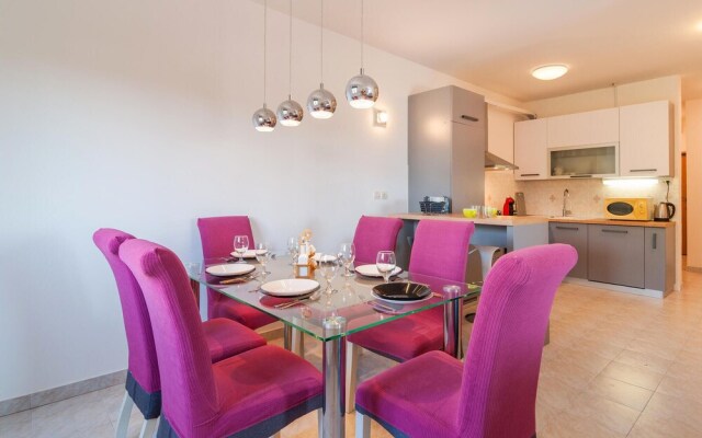 Nice Apartment in Split With 2 Bedrooms and Wifi