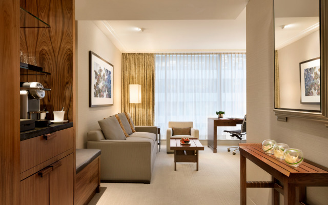 Hyatt Vancouver Downtown Alberni Hotel