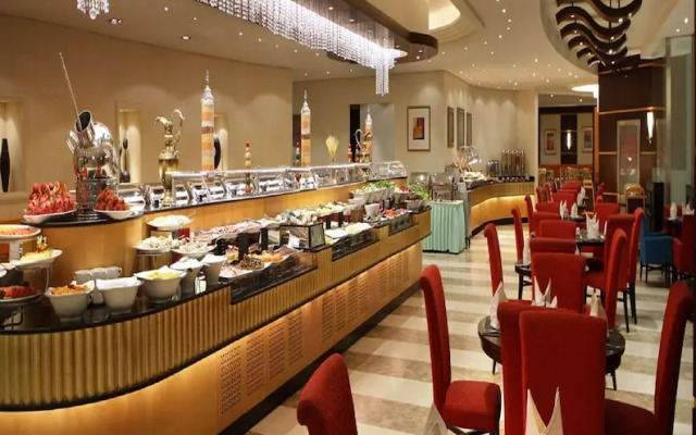 Отель Al Marwa Rayhaan by Rotana