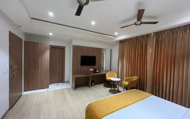 Hotel Three Seasons
