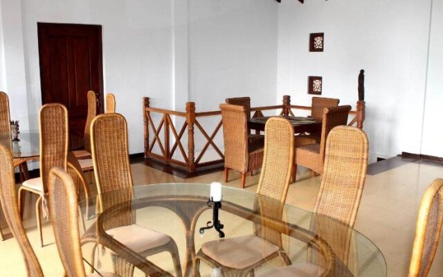 Solomon Beach Hotel