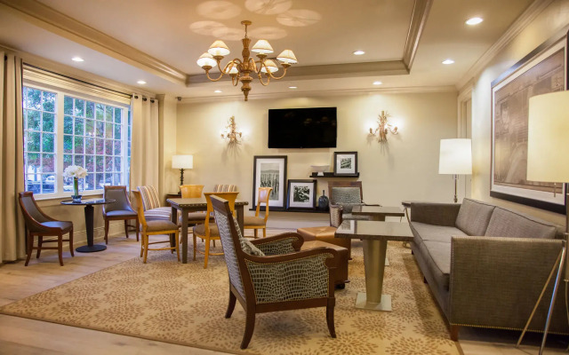 Hampton Inn New Orleans-St. Charles Ave./Garden District