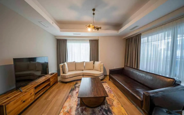 Classy, quality furnished residence-7/24 security ( Benesta 189 )