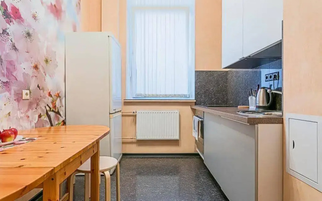 Apartamenti na Bryantseva 13