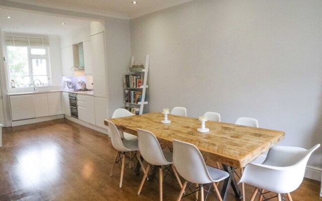 Modern 2 Bedroom In Clapham Junction