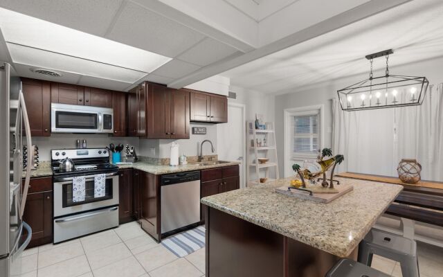 11350 Central Oasis 4BR Pool Home