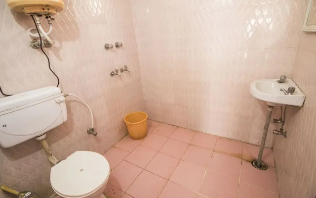 Giriraj Guest House