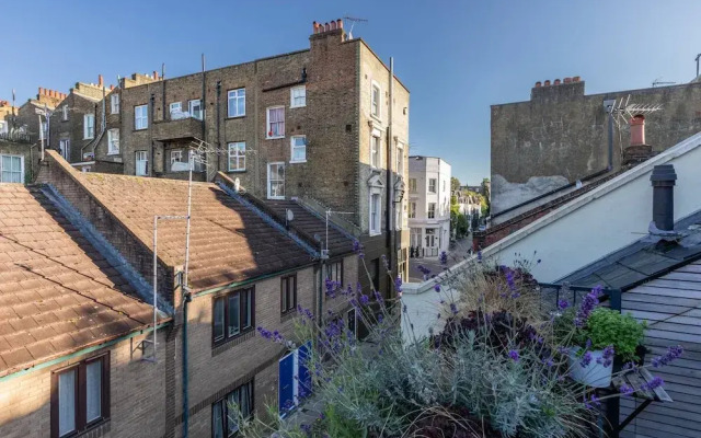 St Luke's Mews III by Onefinestay