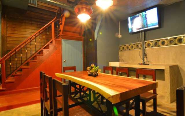 La Moon Hostel