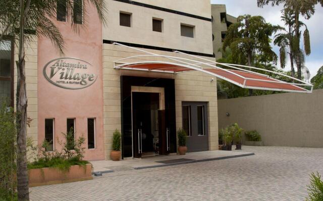 Altamira Village Hotel & Suites