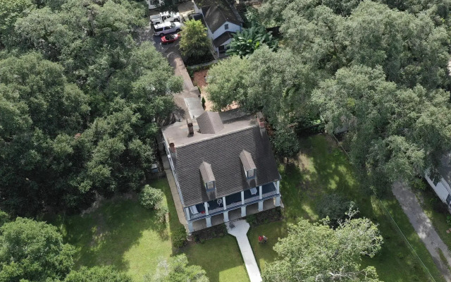 Bois Des Chenes Bed & Breakfast Inn