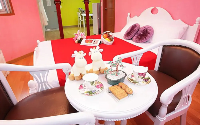 Taean West Pine Pension