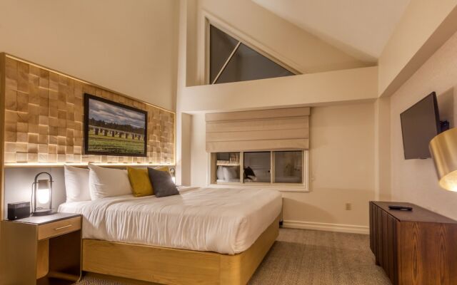 Grand Cascades Lodge