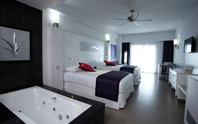 Hotel Riu Palace Peninsula - All Inclusive - Hotel in Cancun - Photo 4