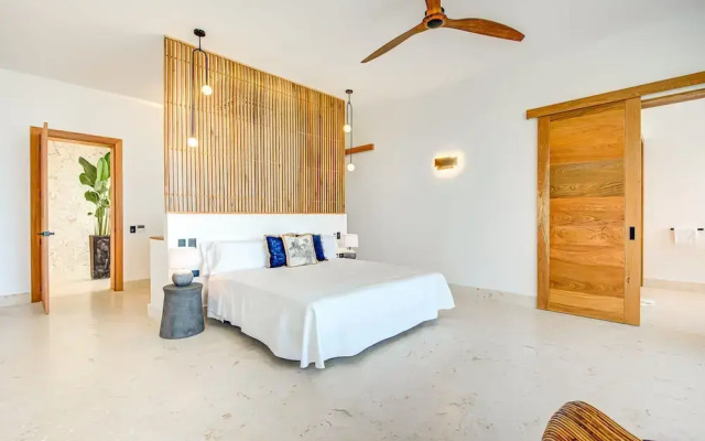 7-br Luxury Beachfront Paradise With Ocean Views