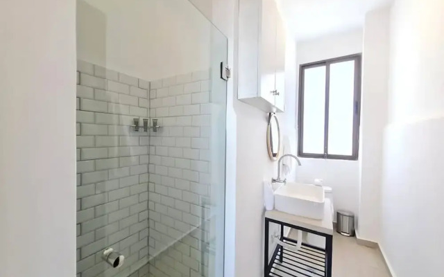 w Bold 1BR in Casco Viejo