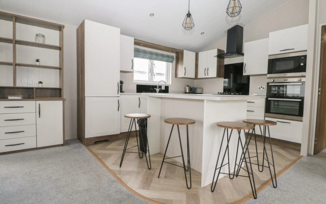 Lodge at Chichester Lakeside