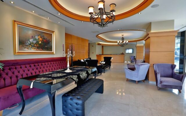 Queen Hotel & Spa
