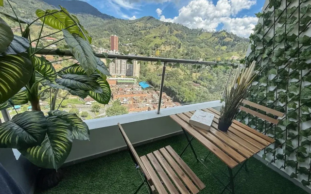 2506 - Vista a la montaña Piscina y Gym