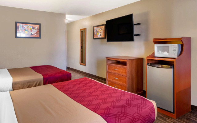 Econo Lodge Inn and Suites Sandy