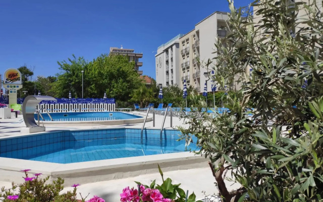 Hotel Senior