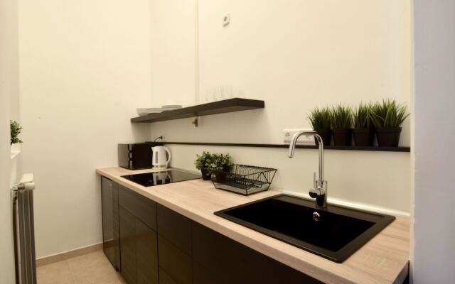 Standard Apartment by Hi5 - Dessewffy