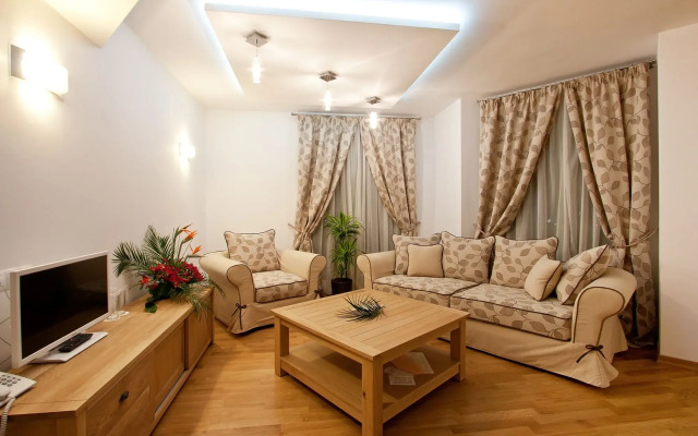 Earth and People Hotel & Spa