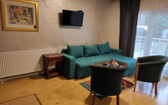 Vila Mila Riverside Apartments