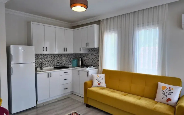 İnlice Apart House