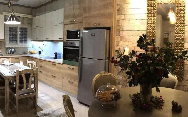 Corner House Volos