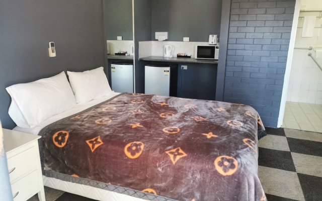 All Seasons Country Lodge – Guest Rooms – Taree South